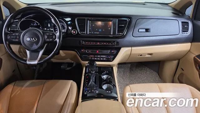 Kia Carnival 2016 thumb 7