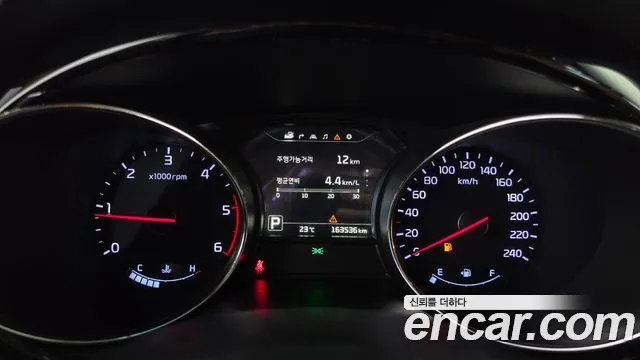 Kia Carnival 2016 thumb 8