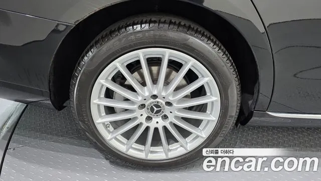 Mercedes-Benz E-Класс 2021 thumb 4
