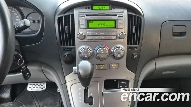 Hyundai Starex 2013 thumb 10