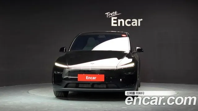 Tesla Model Y 2026 thumb 3