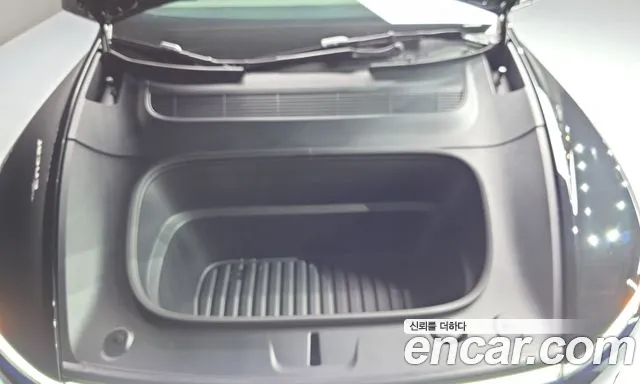 Tesla Model Y 2026 thumb 6