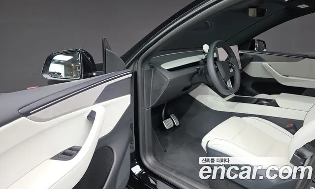 Tesla Model Y 2026 thumb 10