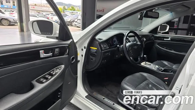 Hyundai Genesis 2012 thumb 10