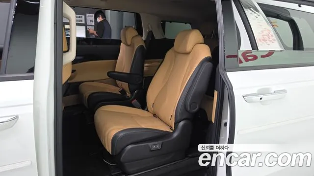 Kia Carnival 2022 thumb 11