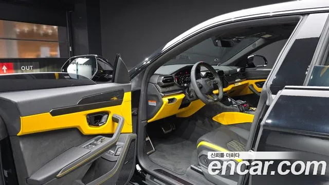 Lamborghini Urus 2026 thumb 10