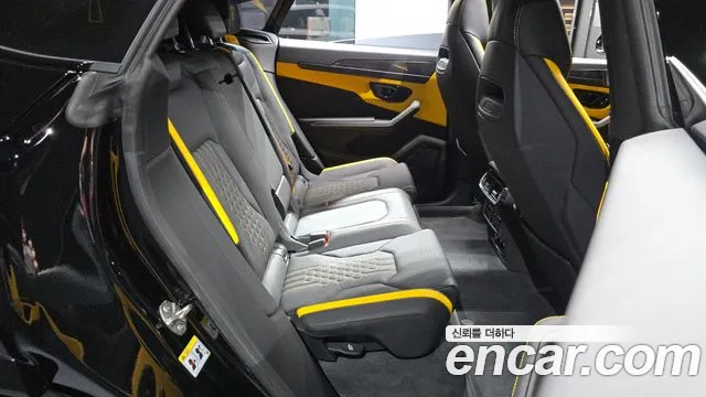 Lamborghini Urus 2026 thumb 11