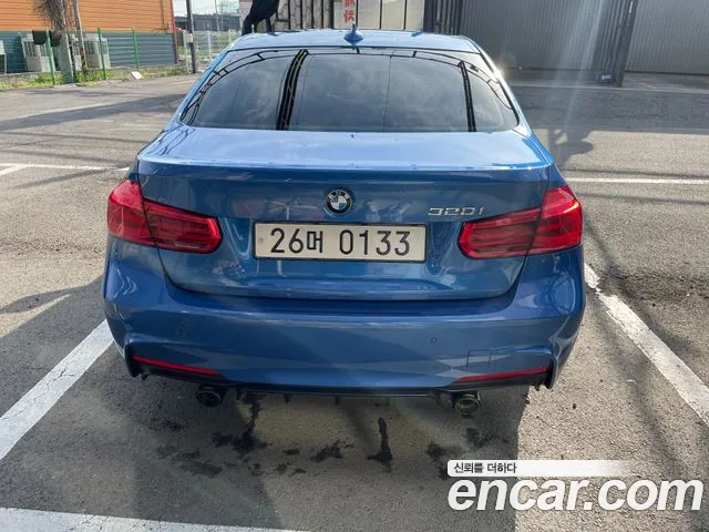 BMW 3-Series 2016 thumb 4