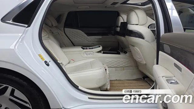 Genesis G90 2022 thumb 10