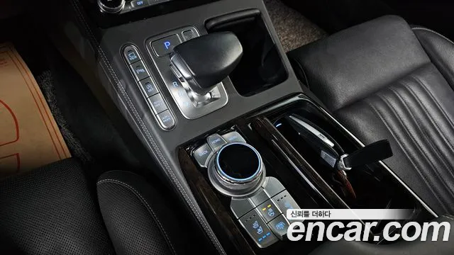 Genesis G90 2019 thumb 9