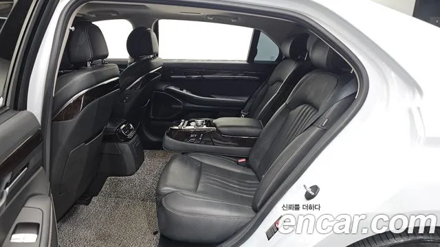 Genesis G90 2019 thumb 12