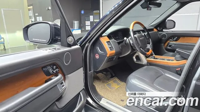 Land Rover Range Rover 2018 thumb 10