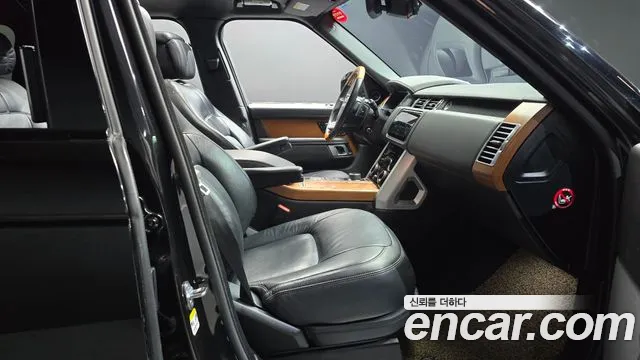 Land Rover Range Rover 2018 thumb 11