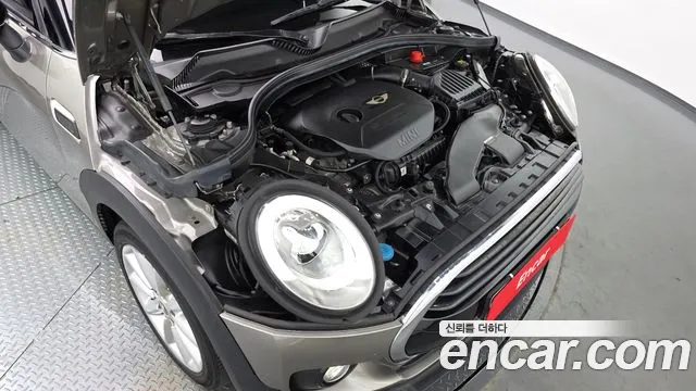 MINI Clubman 2017 thumb 6