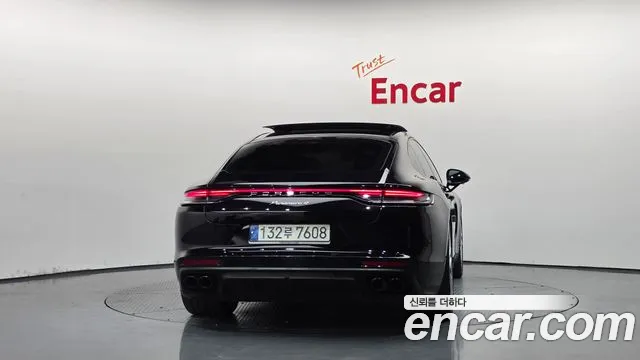 Porsche Panamera 2021 thumb 4