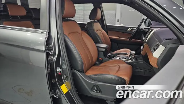 KG_Mobility_Ssangyong Rexton 2019 thumb 12