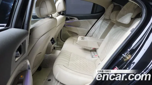 Genesis G70 2020 thumb 11