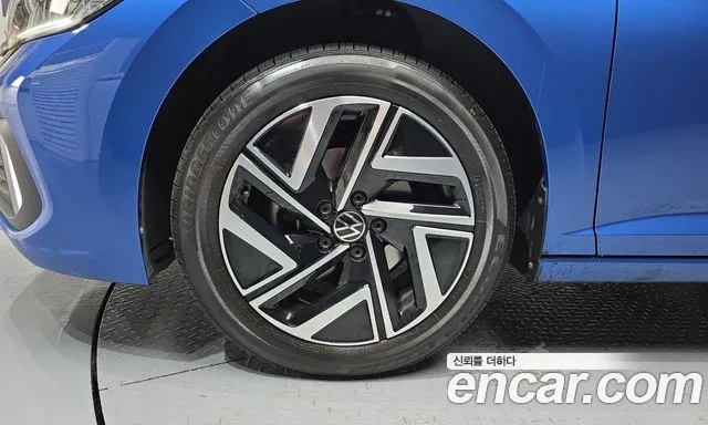 Volkswagen Jetta 2023 thumb 5