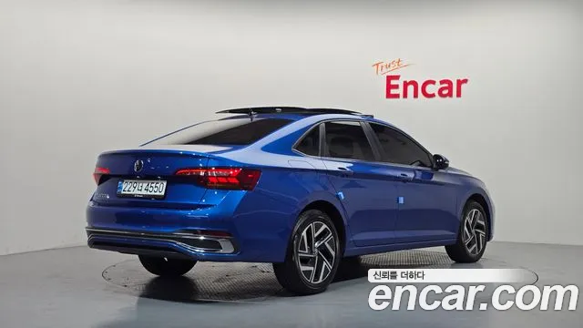 Volkswagen Jetta 2023 thumb 2