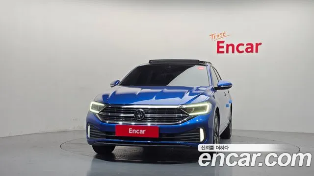 Volkswagen Jetta 2023 thumb 3