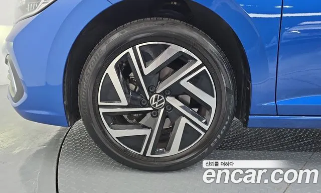 Volkswagen Jetta 2023 thumb 5
