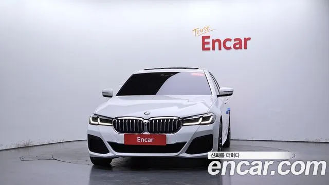 BMW 5-Series 2019 thumb 2