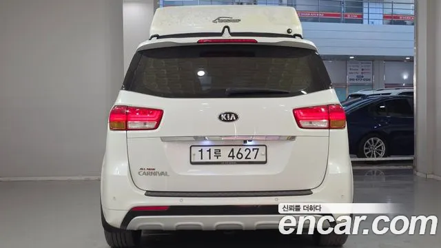 Kia Carnival 2015 thumb 5