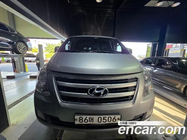 Hyundai Starex 2017 thumb 3