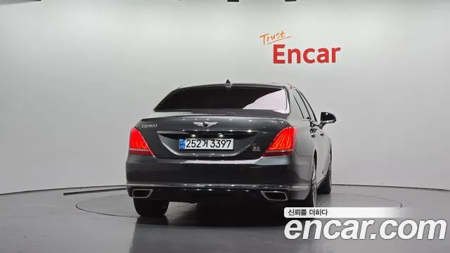 Genesis G90 2018 thumb 4