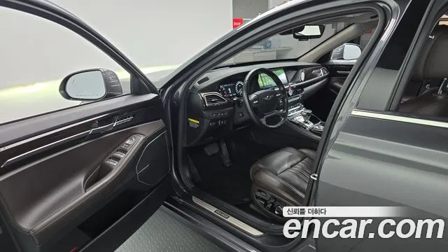 Genesis G90 2018 thumb 10