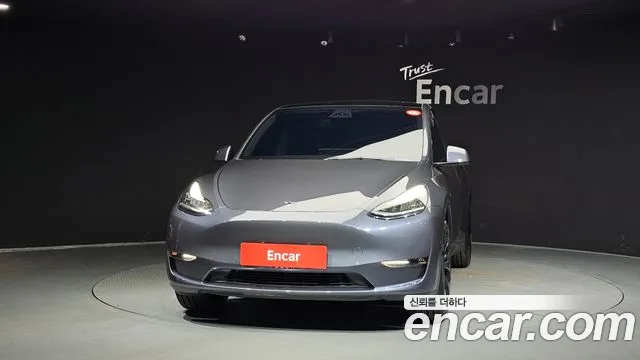 Tesla Model Y 2021 thumb 3