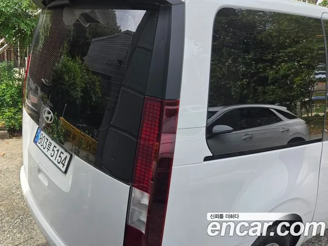 Hyundai Staria 2024 thumb 3