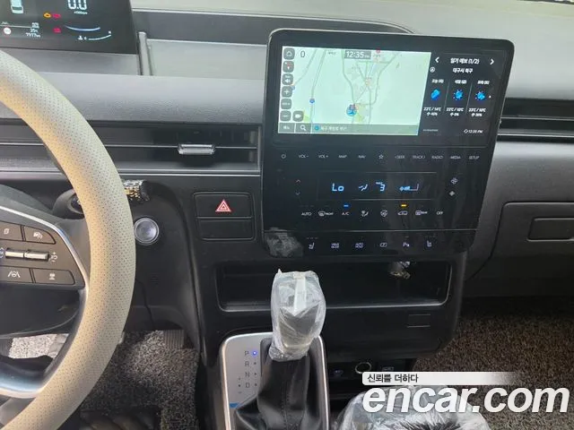 Hyundai Staria 2024 thumb 6