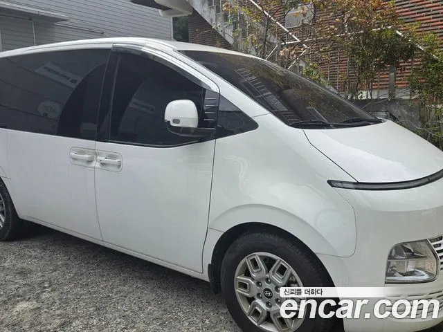 Hyundai Staria 2024 thumb 12