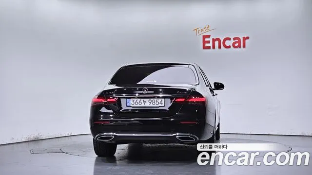 Mercedes-Benz E-Класс 2022 thumb 3