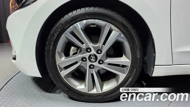 Hyundai Avante 2017 thumb 5