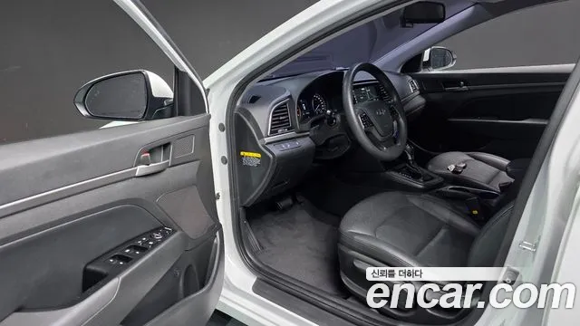 Hyundai Avante 2017 thumb 11