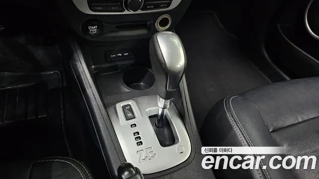 Renault-KoreaSamsung Fluence 2016 thumb 9