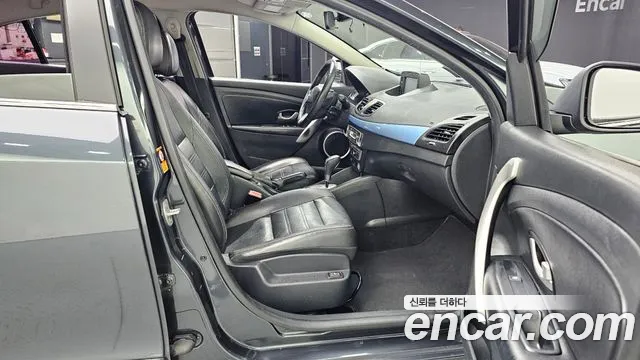 Renault-KoreaSamsung Fluence 2016 thumb 11