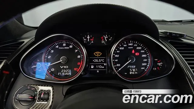 Audi R8 2011 thumb 8