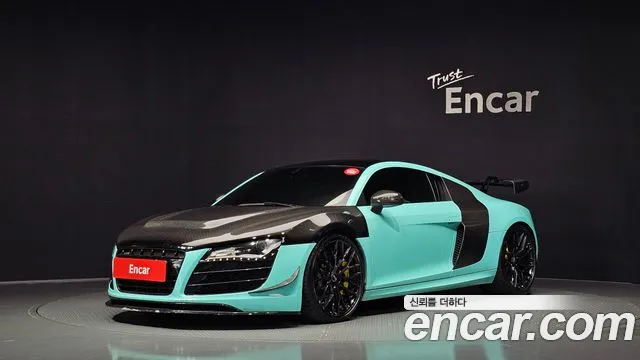 Audi R8 2011 thumb 11
