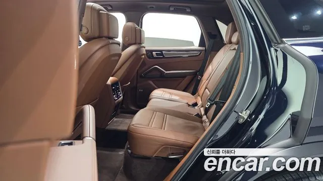 Porsche Cayenne 2019 thumb 12