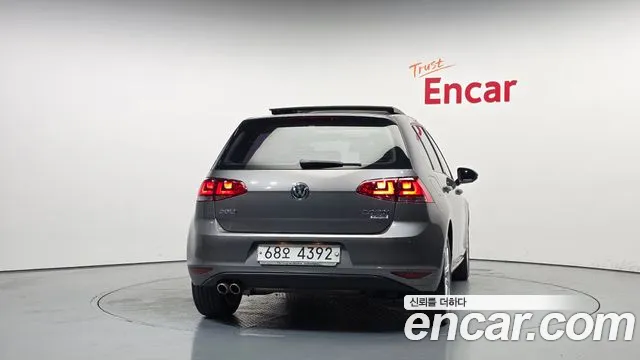 Volkswagen Golf Sportsvan 2015 thumb 4