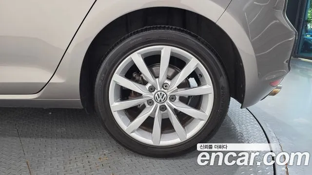 Volkswagen Golf Sportsvan 2015 thumb 5