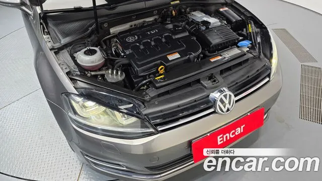 Volkswagen Golf Sportsvan 2015 thumb 6