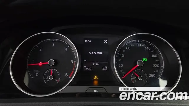 Volkswagen Golf Sportsvan 2015 thumb 8