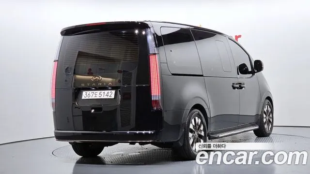 Hyundai Staria 2021 thumb 2