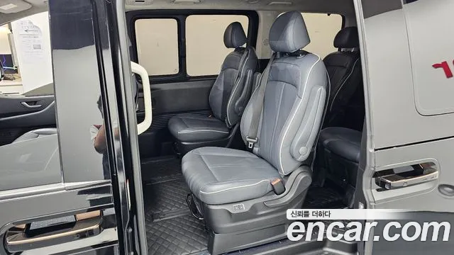 Hyundai Staria 2021 thumb 12