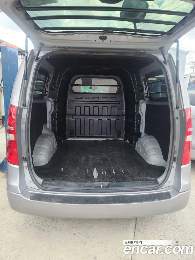 Hyundai Starex 2015 thumb 10