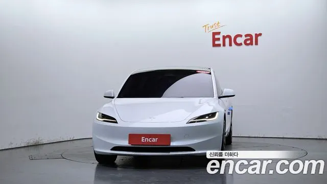 Tesla Model 3 2024 thumb 2
